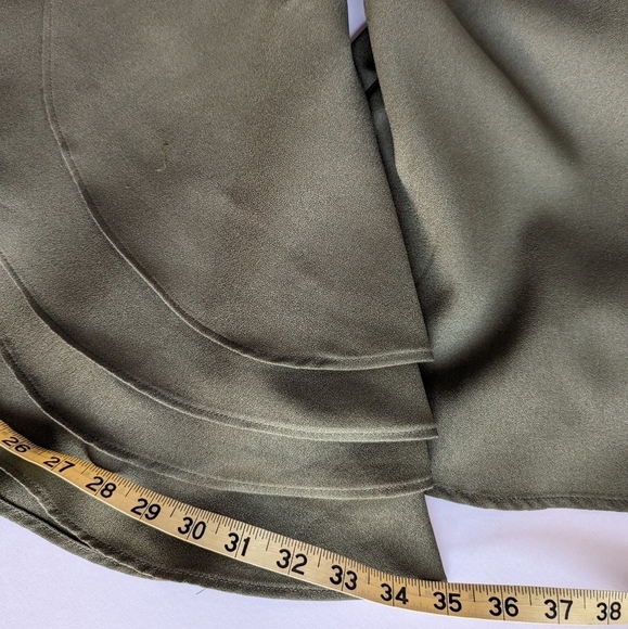 Gracia Olive Tiered Ruffle ¾ Sleeve Button Front Standing Collar Blouse- sz M - Picture 11 of 13